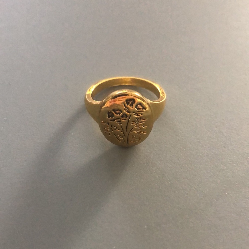 💕 3 for $30: Gold Flower Signet Ring - Picture 4 of 5